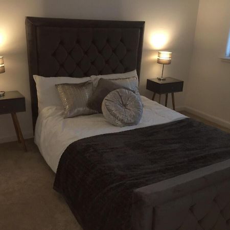 2 Bedroom Luxury Flat In Quiet Village Of Bishopton Bishopton  Extérieur photo