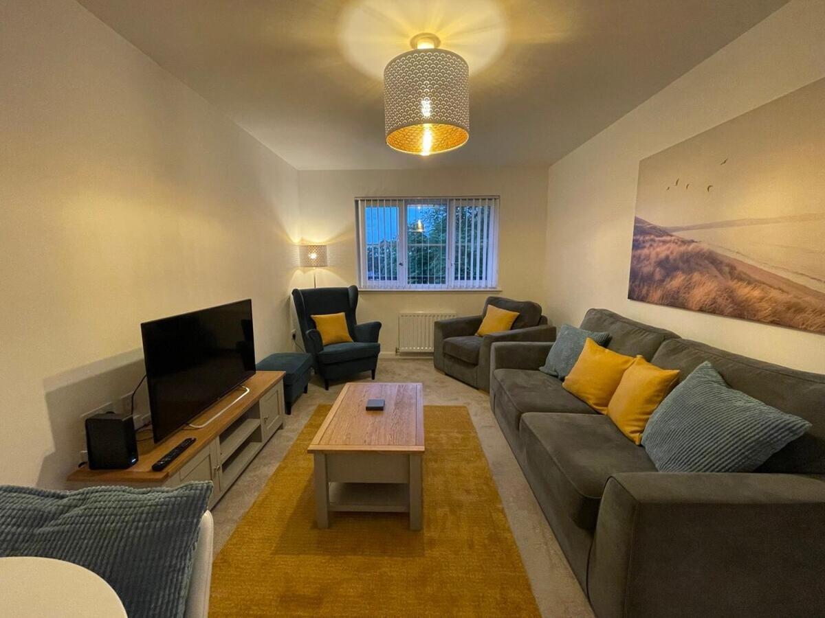 2 Bedroom Luxury Flat In Quiet Village Of Bishopton Bishopton  Extérieur photo