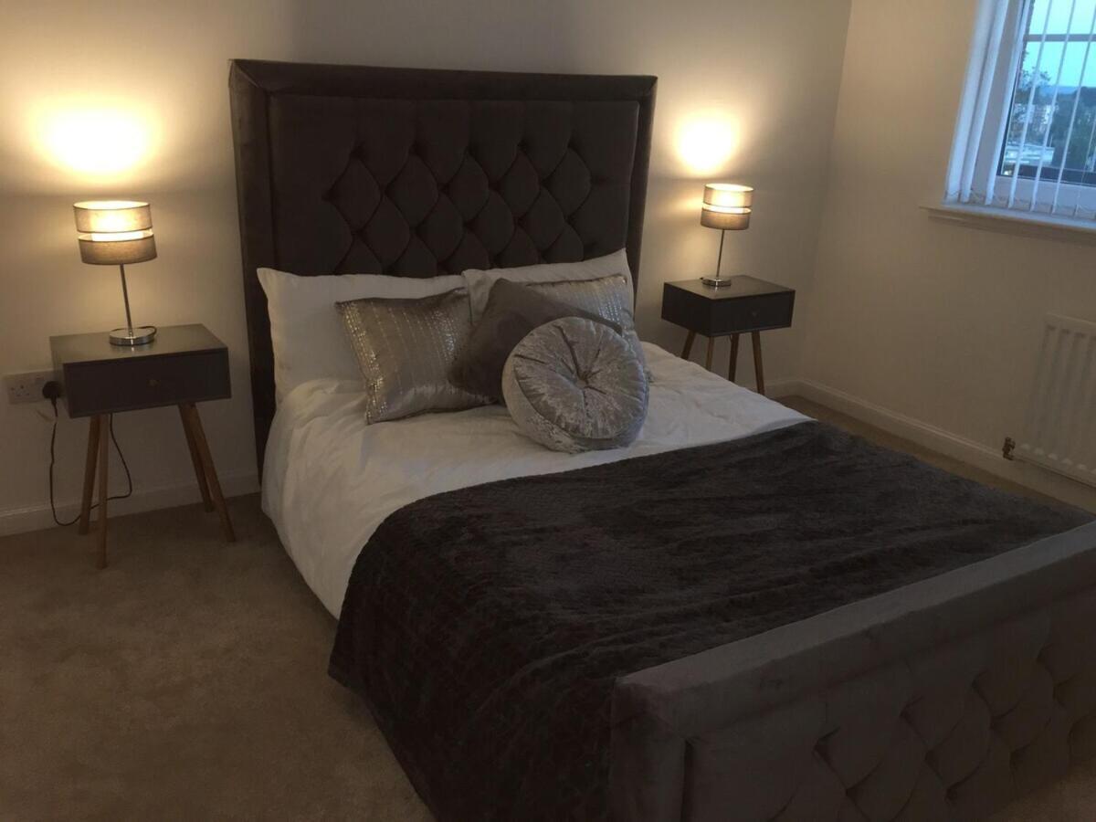2 Bedroom Luxury Flat In Quiet Village Of Bishopton Bishopton  Extérieur photo