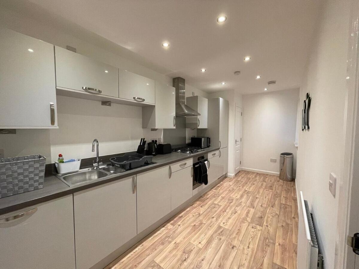 2 Bedroom Luxury Flat In Quiet Village Of Bishopton Bishopton  Extérieur photo