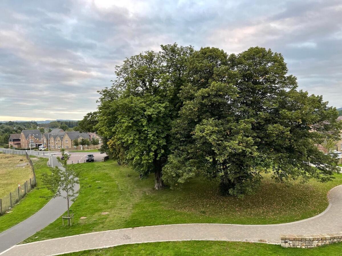 2 Bedroom Luxury Flat In Quiet Village Of Bishopton Bishopton  Extérieur photo